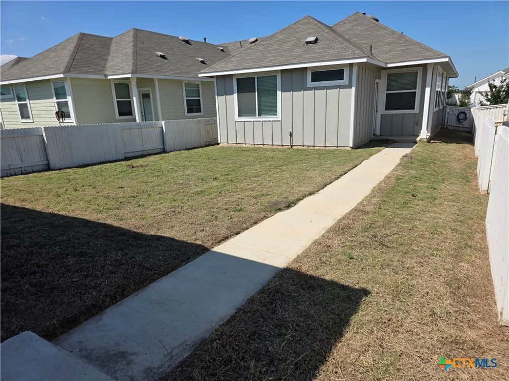 412 Hortus Drive Kyle, TX 78640
