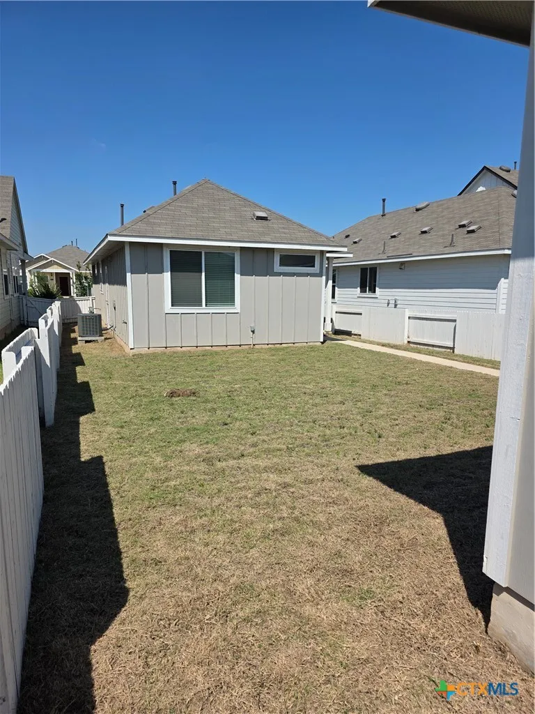 412 Hortus Drive Kyle, TX 78640