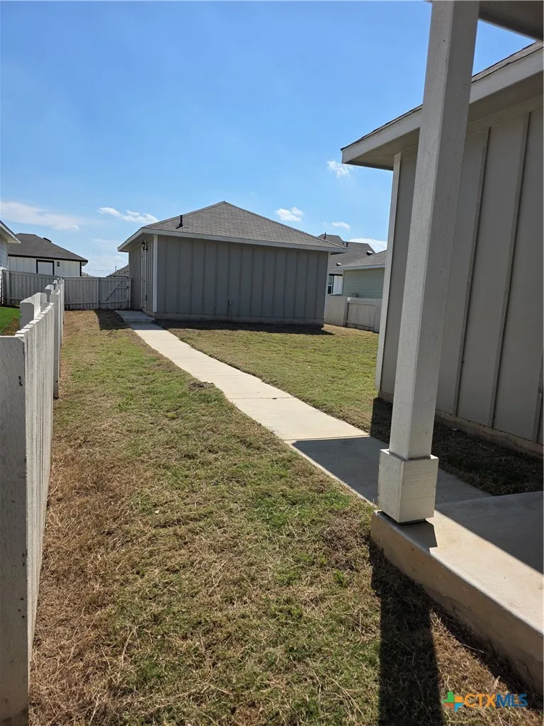 412 Hortus Drive Kyle, TX 78640