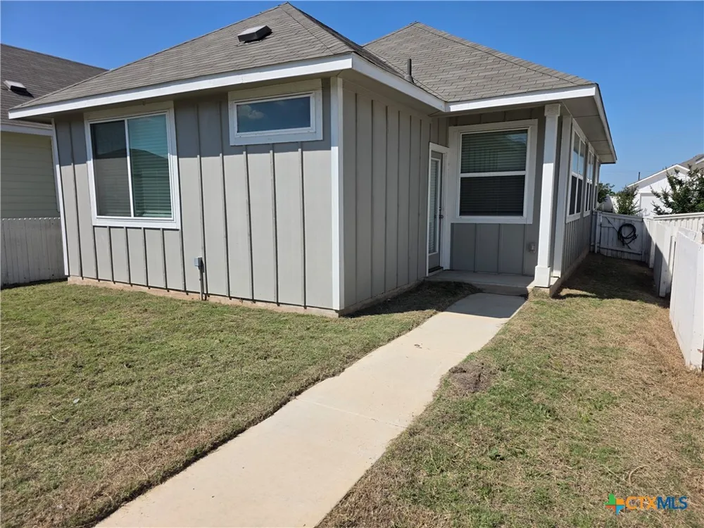 412 Hortus Drive Kyle, TX 78640