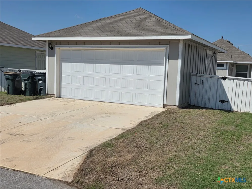 412 Hortus Drive Kyle, TX 78640
