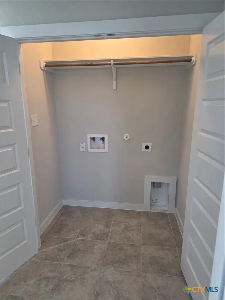 412 Hortus Drive Kyle, TX 78640
