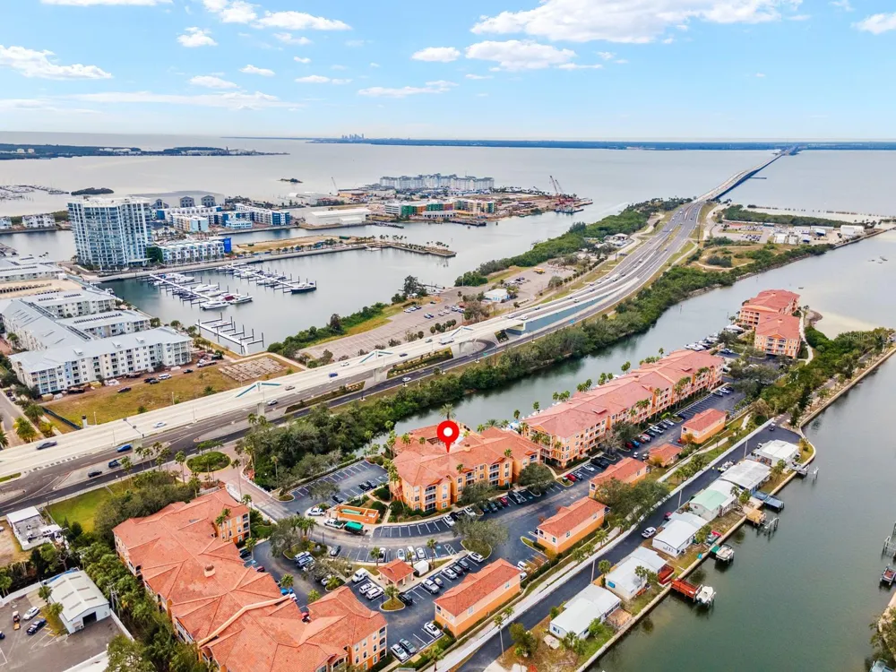 5000 CULBREATH KEY WAY #4303 Tampa, FL 33611