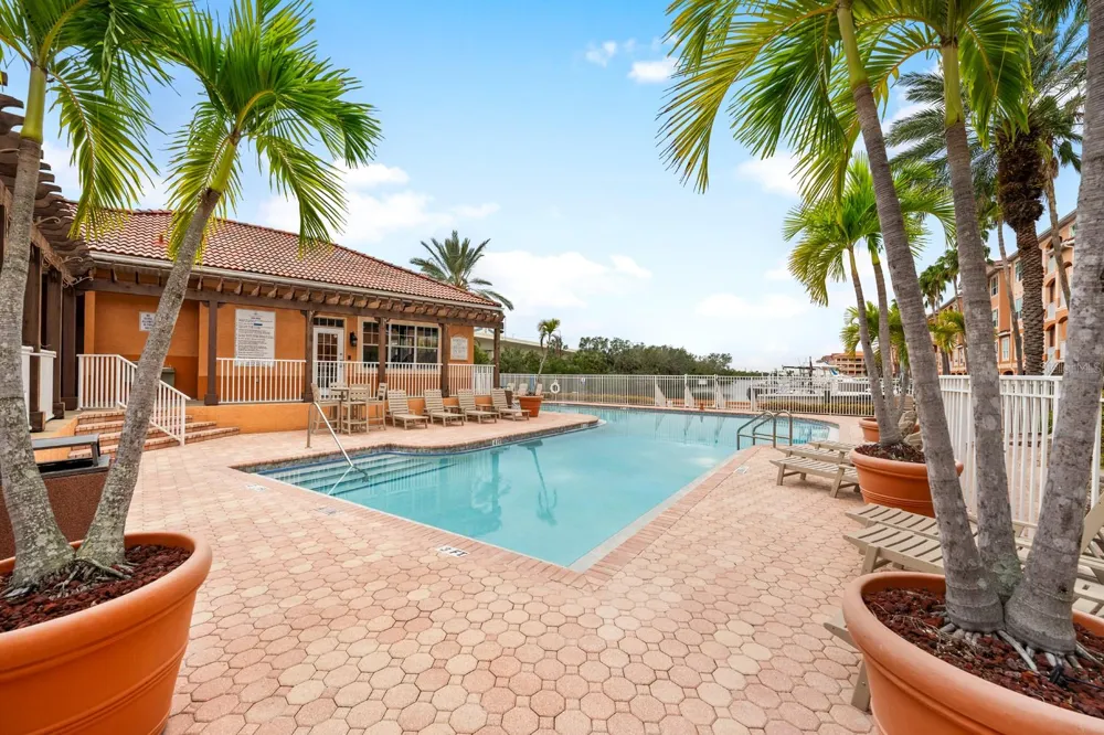 5000 CULBREATH KEY WAY #4303 Tampa, FL 33611