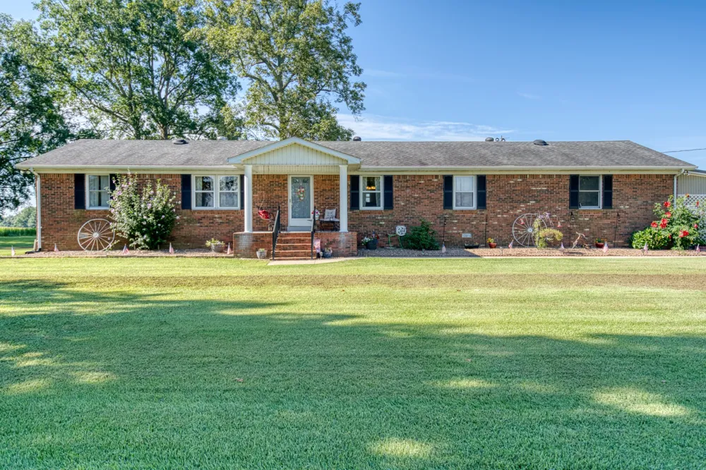 1402 Stuart Chapel Rd Lewisburg, KY 42256