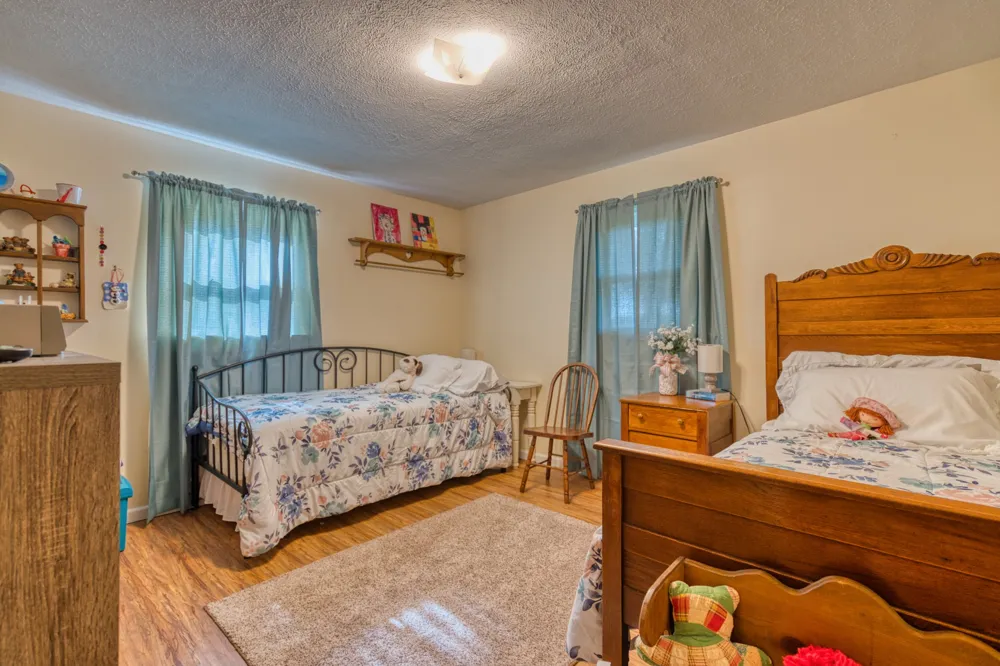 1402 Stuart Chapel Rd Lewisburg, KY 42256