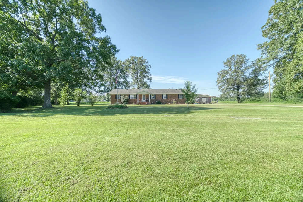 1402 Stuart Chapel Rd Lewisburg, KY 42256