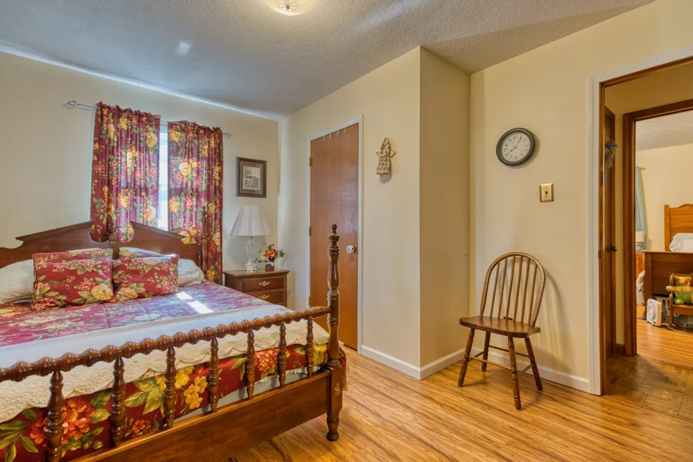 1402 Stuart Chapel Rd Lewisburg, KY 42256