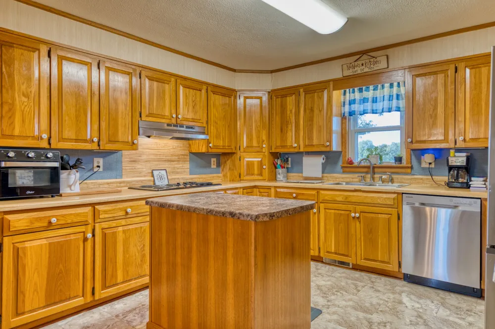 1402 Stuart Chapel Rd Lewisburg, KY 42256