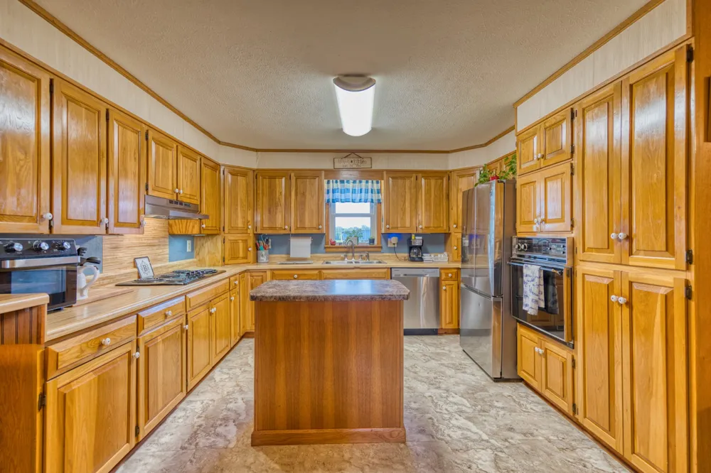1402 Stuart Chapel Rd Lewisburg, KY 42256