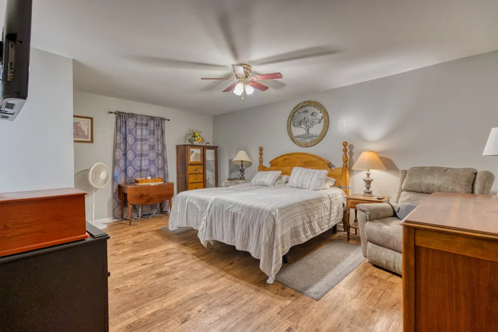 1402 Stuart Chapel Rd Lewisburg, KY 42256
