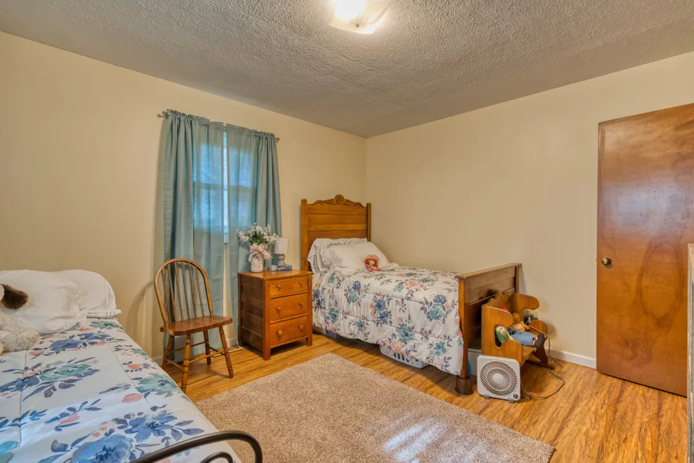 1402 Stuart Chapel Rd Lewisburg, KY 42256