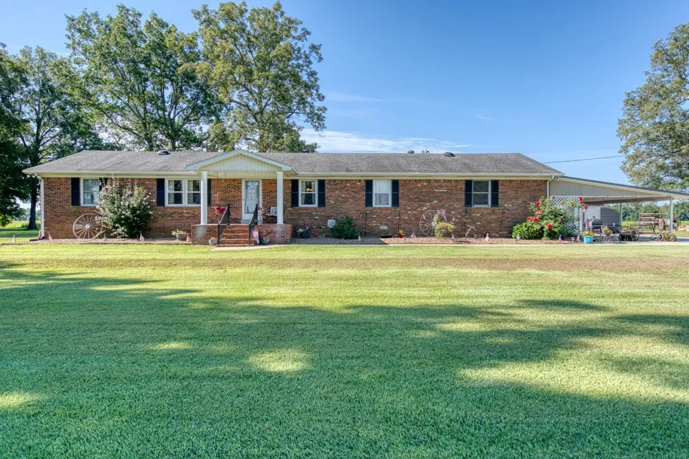 1402 Stuart Chapel Rd Lewisburg, KY 42256