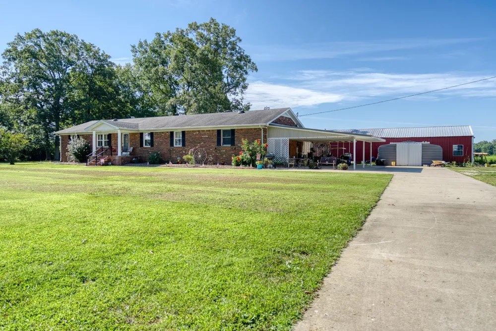 1402 Stuart Chapel Rd Lewisburg, KY 42256