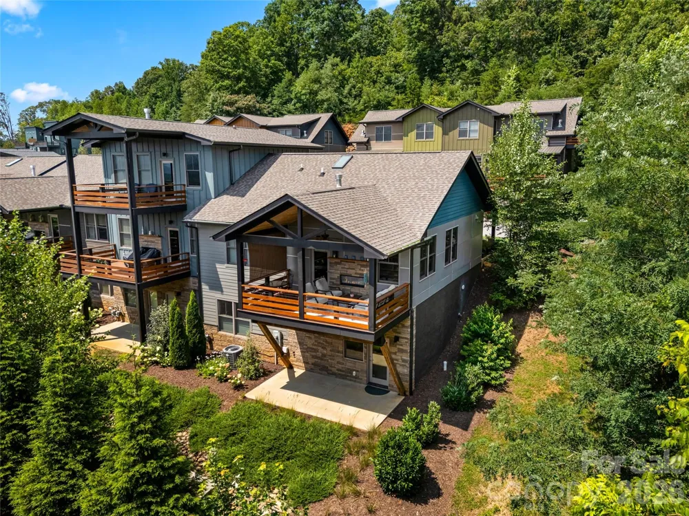 409 Kessler Place Asheville, NC 28804