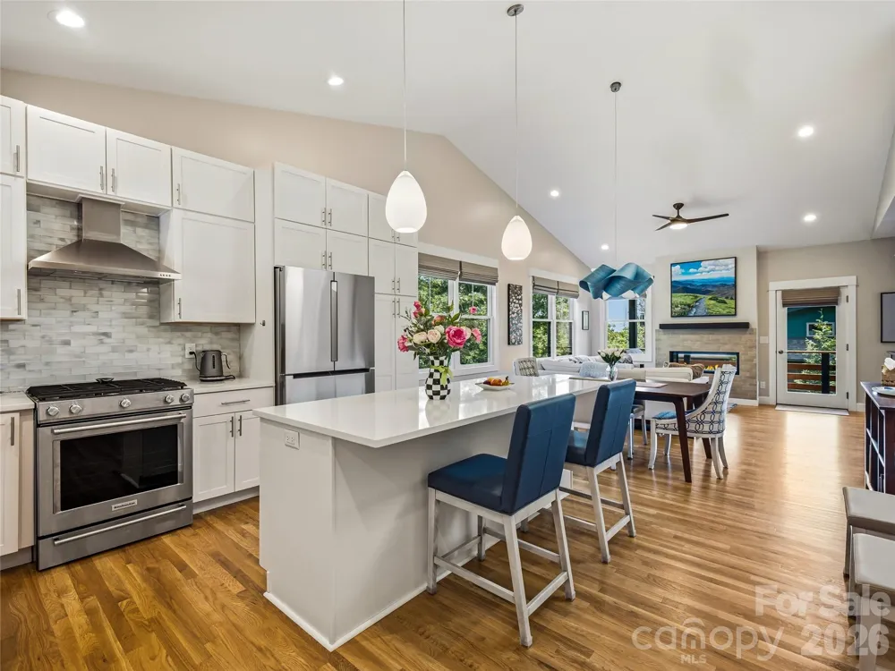 409 Kessler Place Asheville, NC 28804