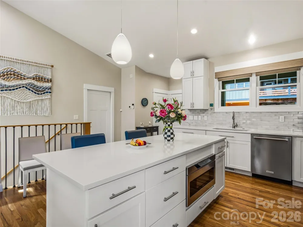 409 Kessler Place Asheville, NC 28804