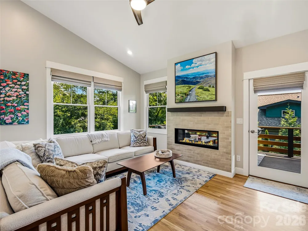 409 Kessler Place Asheville, NC 28804