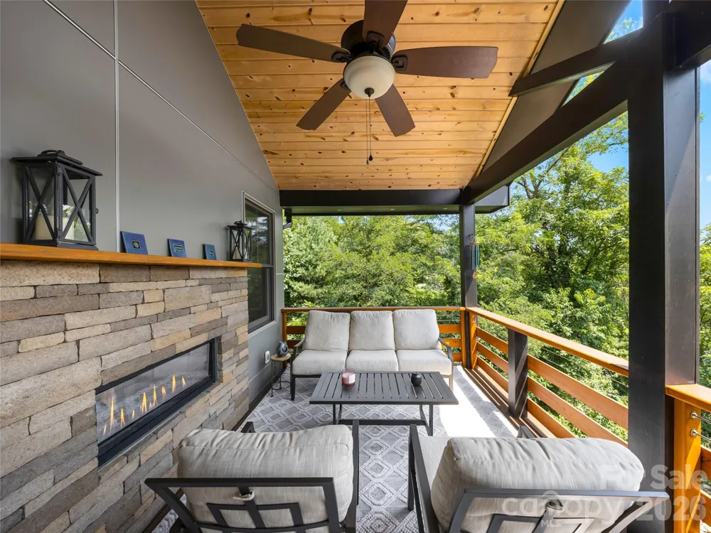 409 Kessler Place Asheville, NC 28804