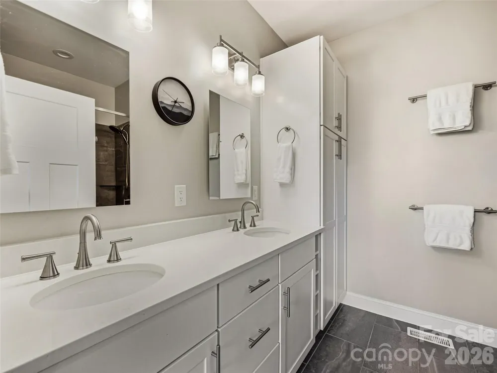 409 Kessler Place Asheville, NC 28804