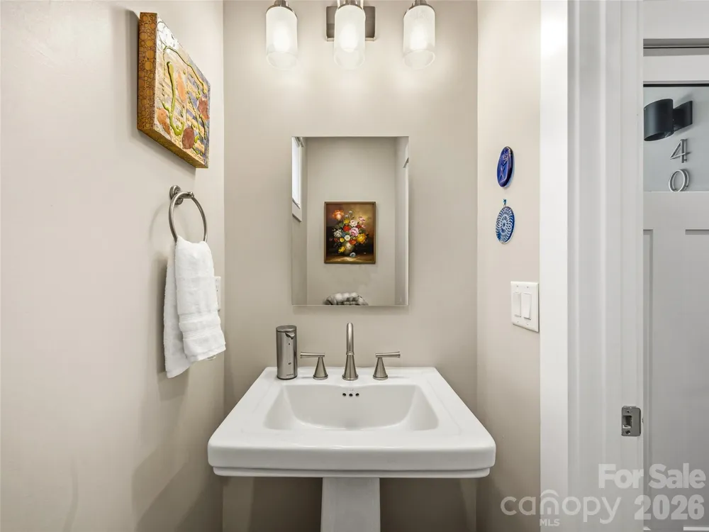 409 Kessler Place Asheville, NC 28804