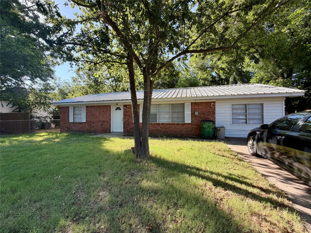 600 W Minnie Street Stephenville, TX 76401