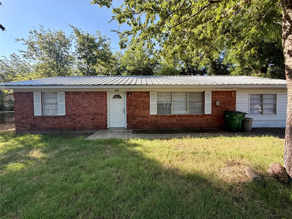 600 W Minnie Street Stephenville, TX 76401