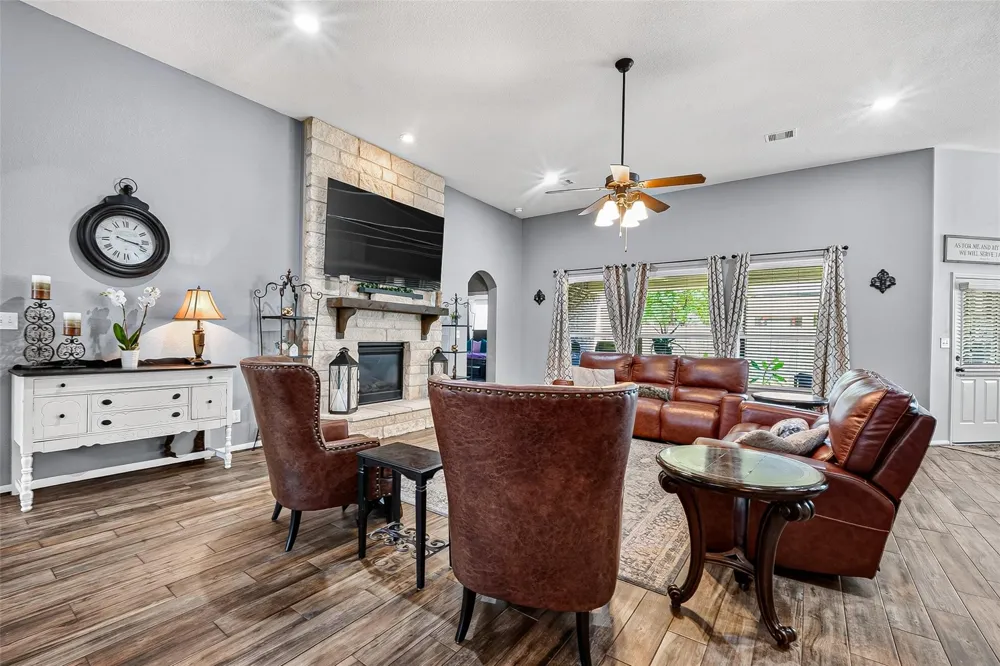 2414 Alexandra Deer Park, TX 77536