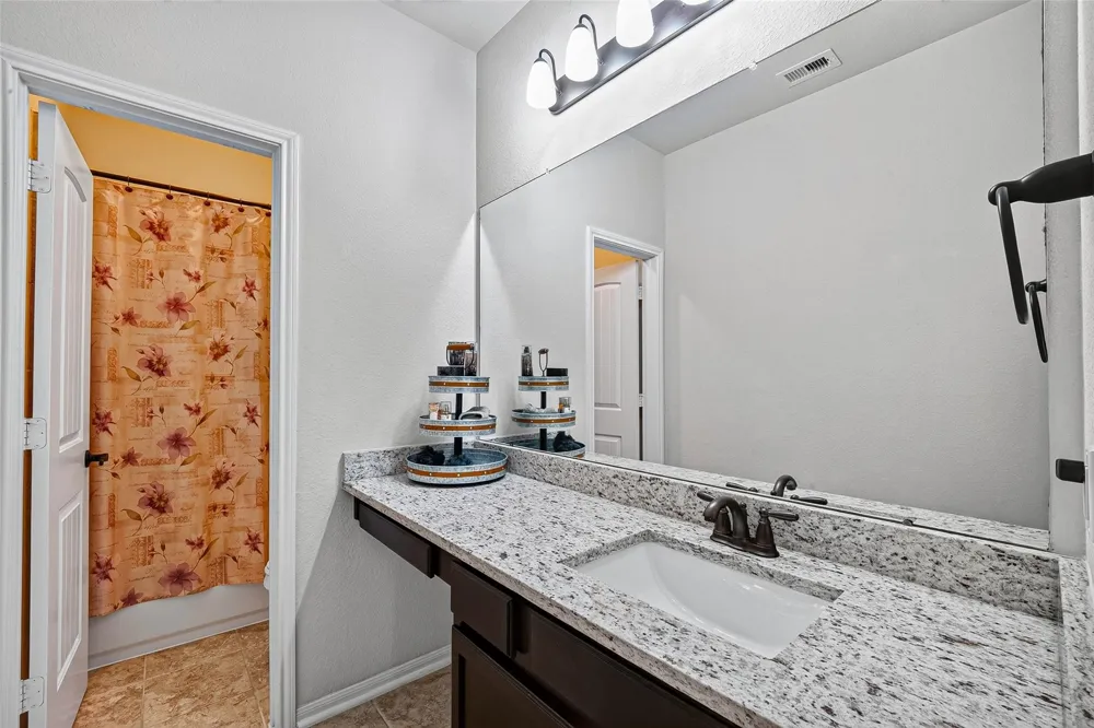 2414 Alexandra Deer Park, TX 77536