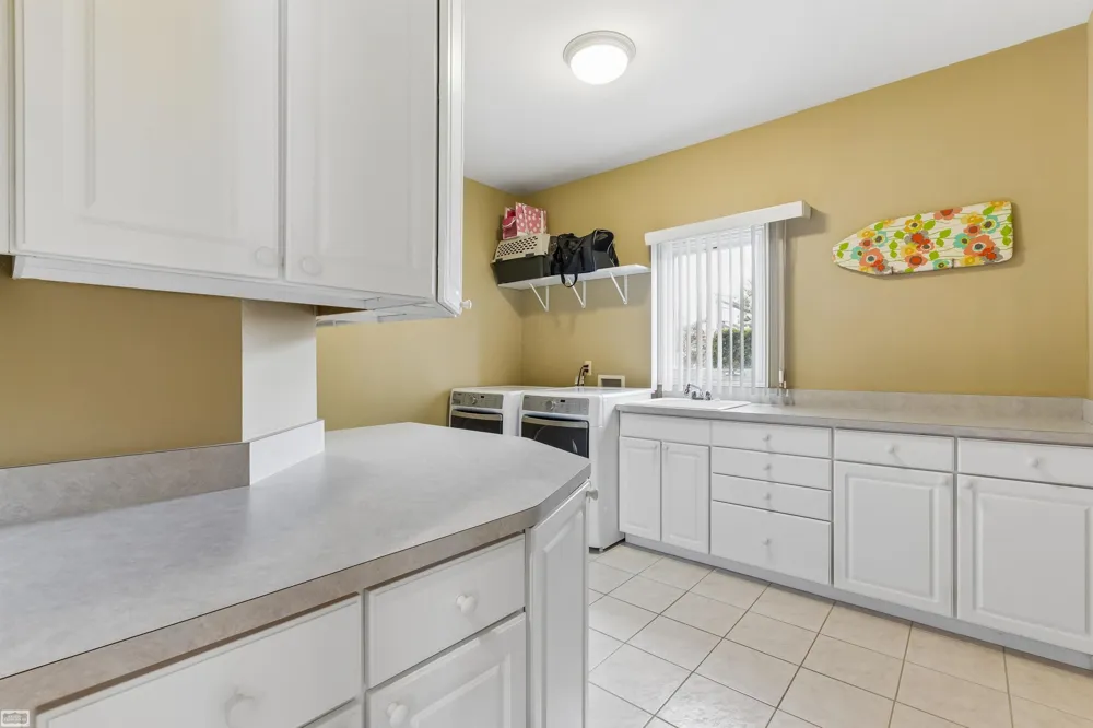 14777 Sparrow Drive Shelby Charter Township, MI 48315