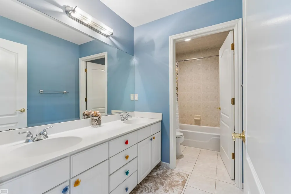14777 Sparrow Drive Shelby Charter Township, MI 48315