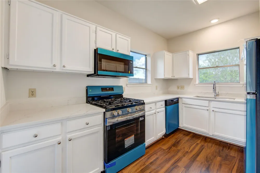 308 Ranch House Road Angleton, TX 77515