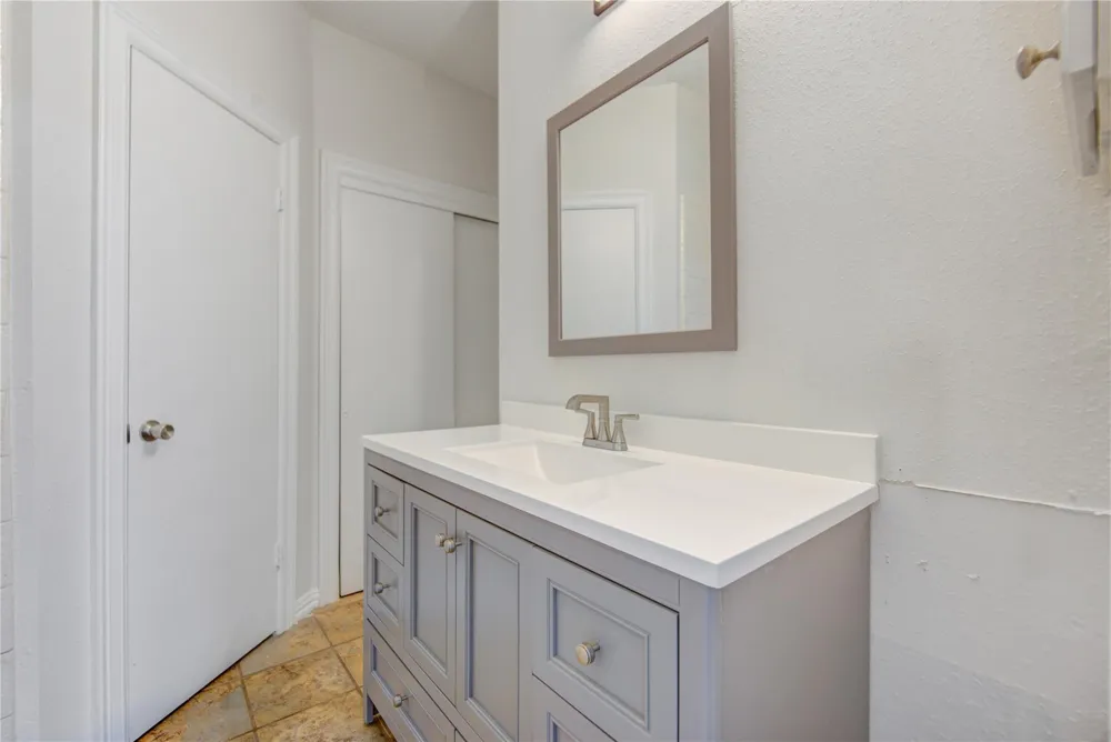 308 Ranch House Road Angleton, TX 77515