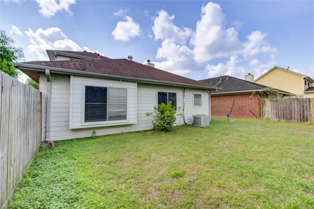 308 Ranch House Road Angleton, TX 77515