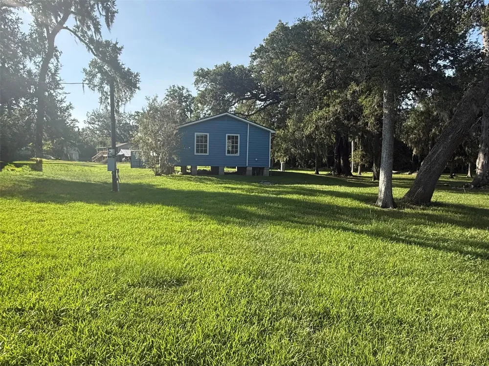 292 Manila Drive Angleton, TX 77515