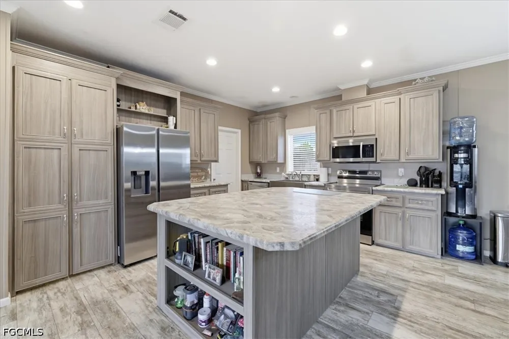 Estribo Street Clewiston, FL 33440