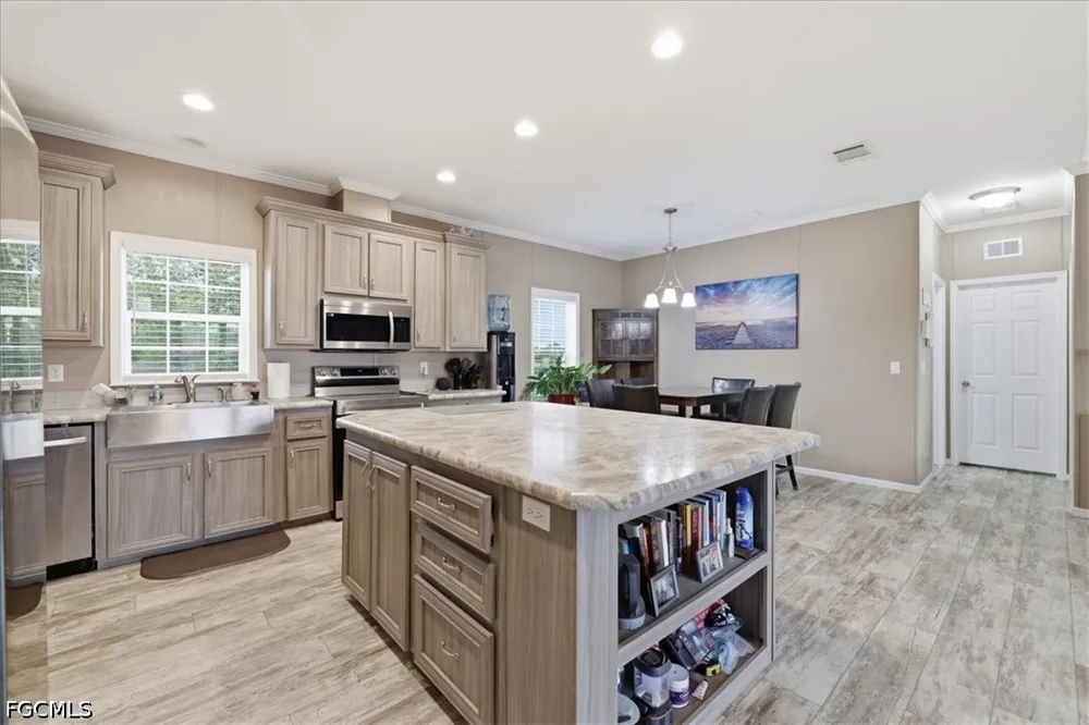 Estribo Street Clewiston, FL 33440