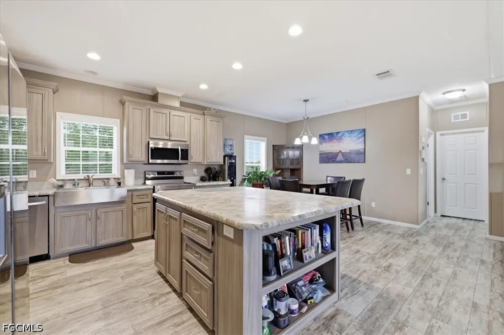 Estribo Street Clewiston, FL 33440