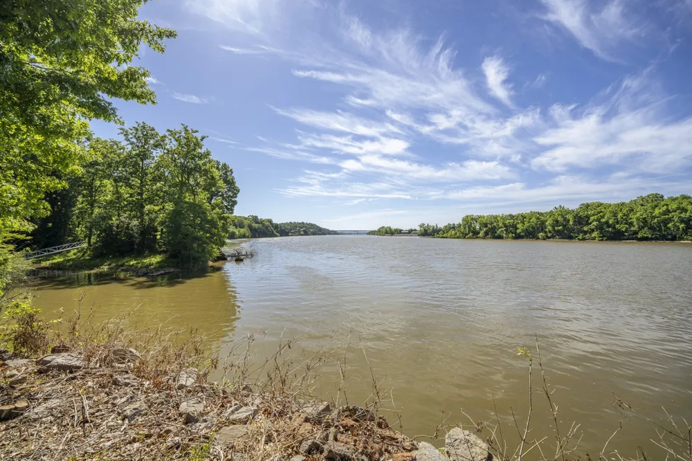4 Island View Dr Bath Springs, TN 38311