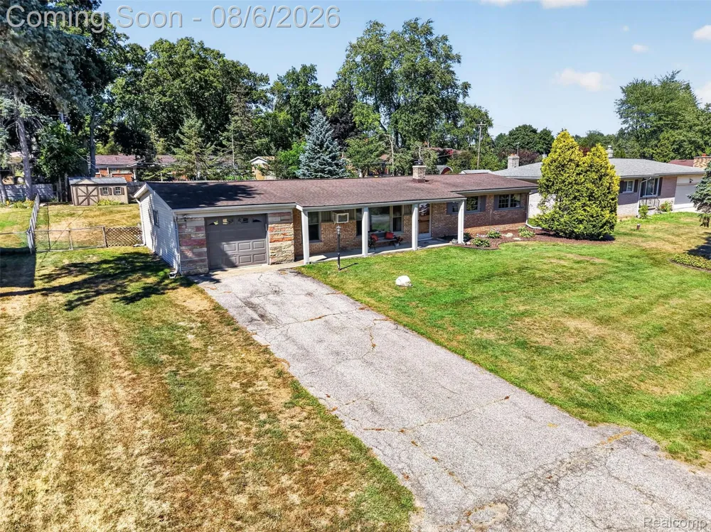 8144 Kenwick Drive White Lake Charter Township, MI 48386