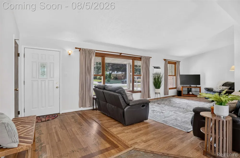 8144 Kenwick Drive White Lake Charter Township, MI 48386