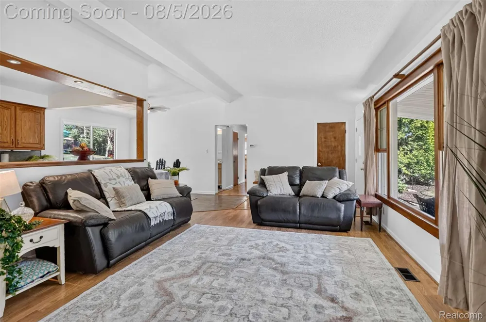 8144 Kenwick Drive White Lake Charter Township, MI 48386