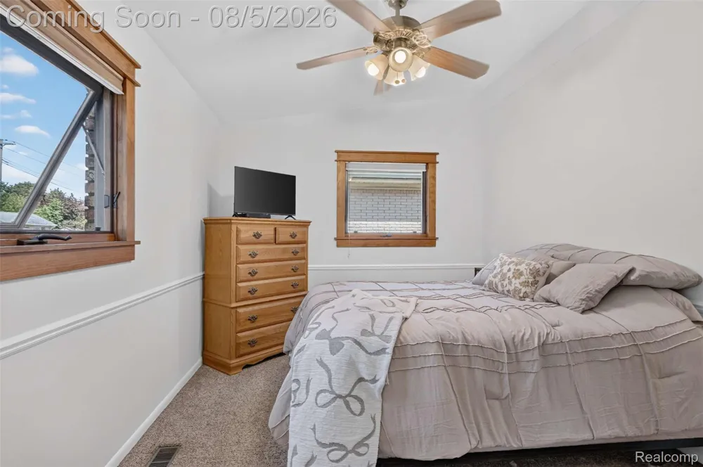 8144 Kenwick Drive White Lake Charter Township, MI 48386