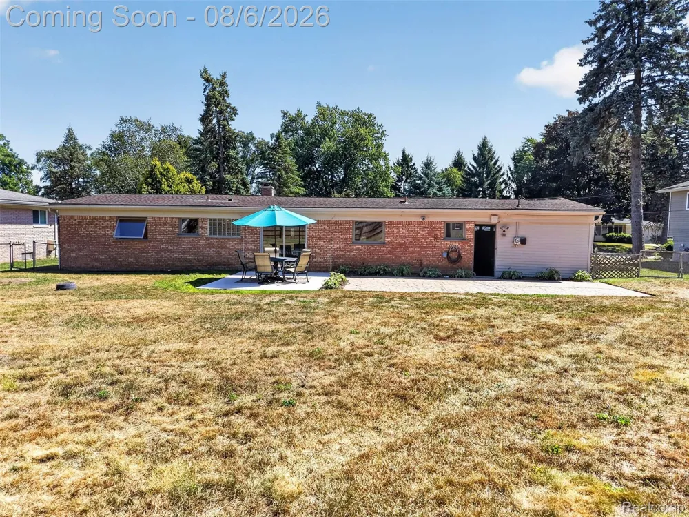 8144 Kenwick Drive White Lake Charter Township, MI 48386