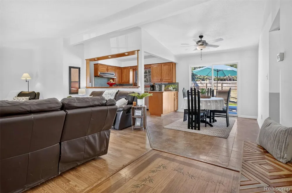 8144 Kenwick Drive White Lake Charter Township, MI 48386