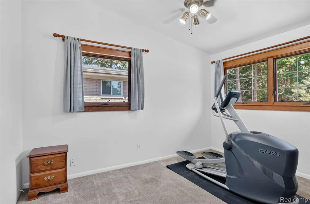 8144 Kenwick Drive White Lake Charter Township, MI 48386