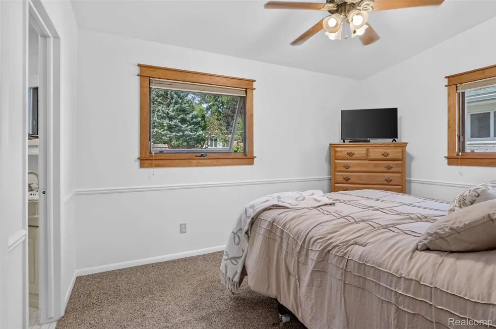 8144 Kenwick Drive White Lake Charter Township, MI 48386
