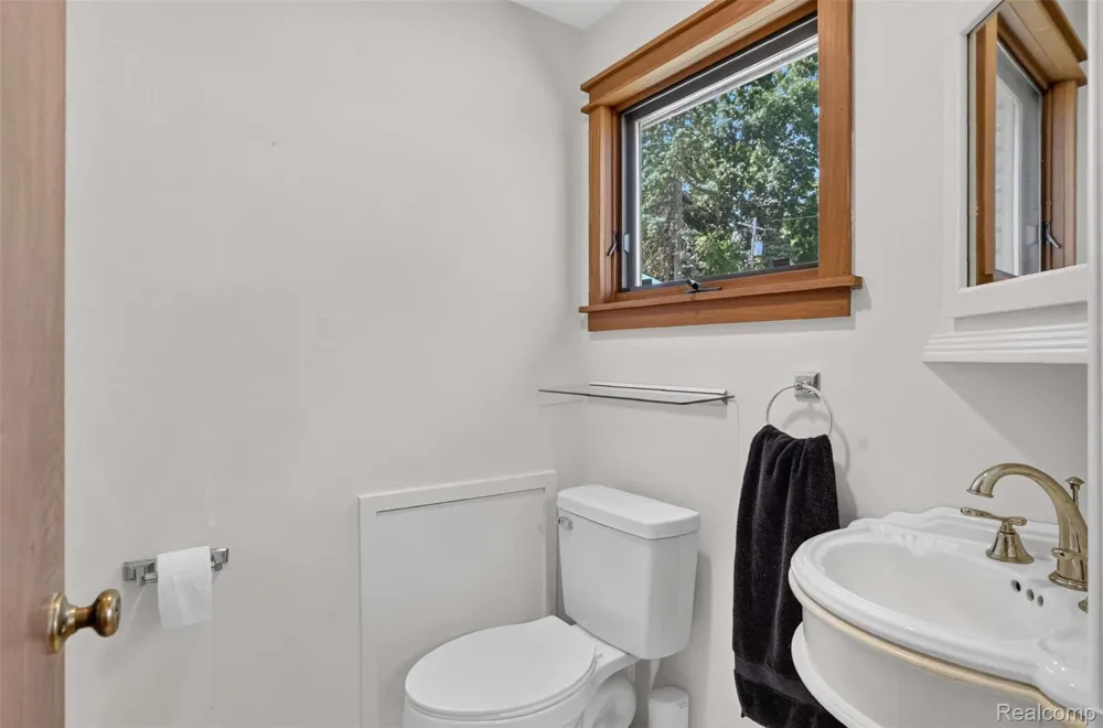8144 Kenwick Drive White Lake Charter Township, MI 48386