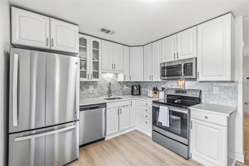 3913 W WALLACE AVENUE Tampa, FL 33611
