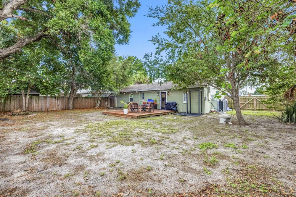 3913 W WALLACE AVENUE Tampa, FL 33611